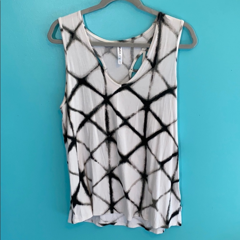 B&W Tank